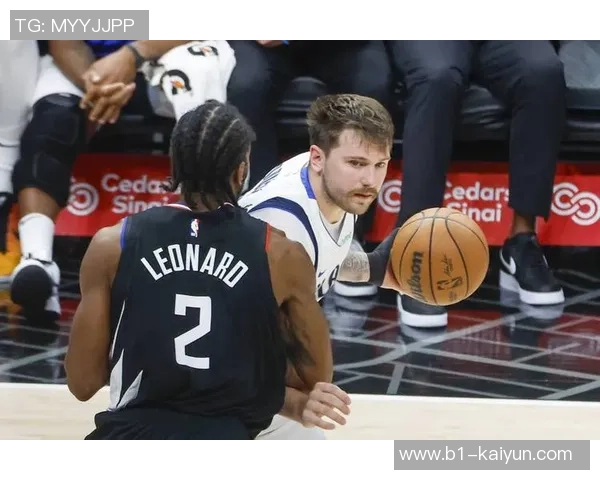 12月21日独行侠对阵快船精彩视频直播全程回顾与分析